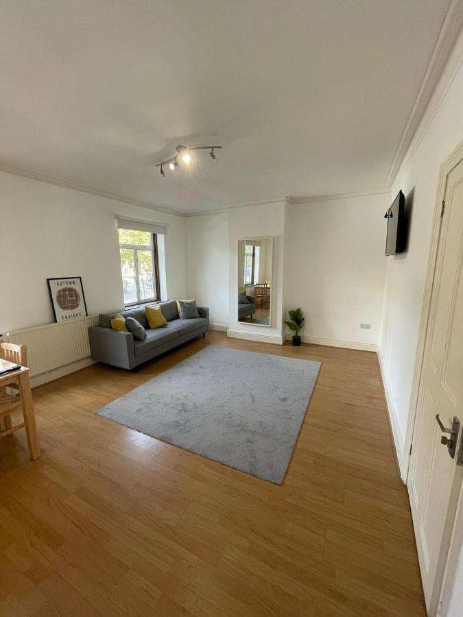 Amazing 3 Bedroom Flat Minutes From Tower Bridge London Exteriör bild