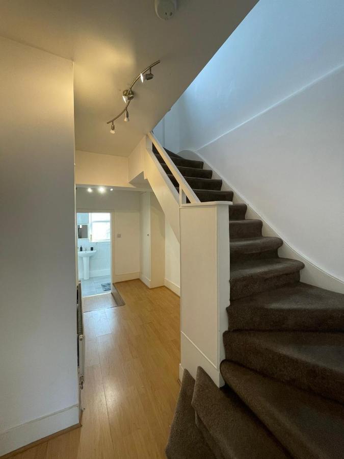 Amazing 3 Bedroom Flat Minutes From Tower Bridge London Exteriör bild